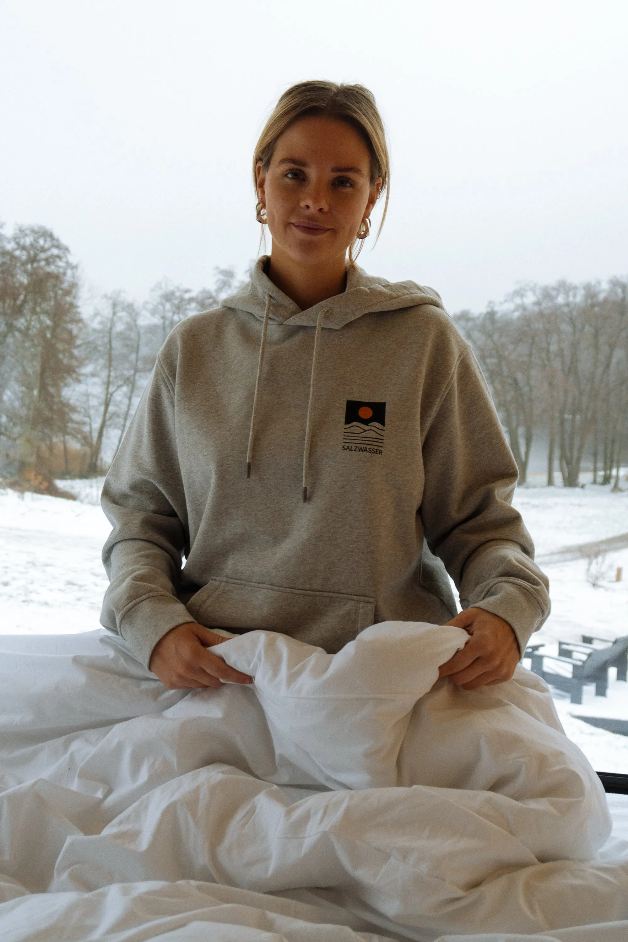 Miles Tewson x SALZWASSER: Hoodie Midnight Moon